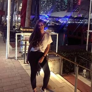 Meet your Posher, Daniela